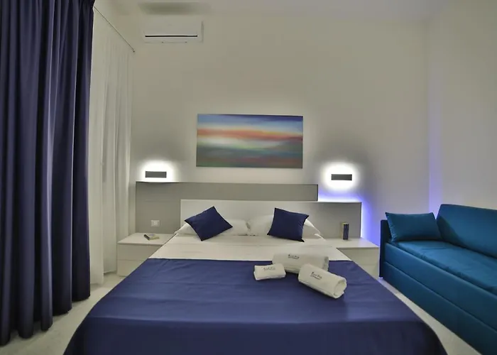 Royal Blue Apartment *